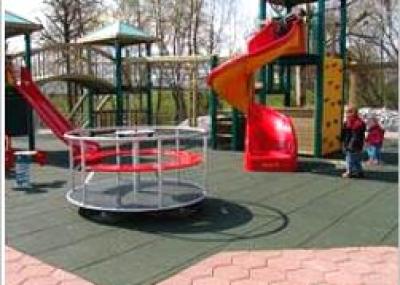 Spielplatz_02.JPG